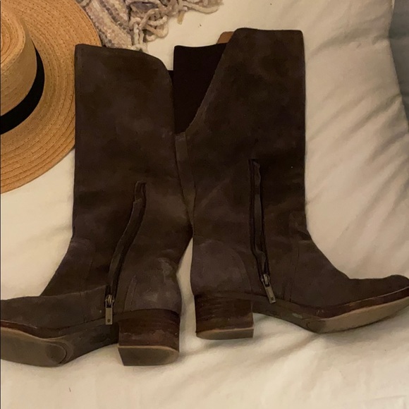 Lucky taupe suede boots - Picture 3 of 11